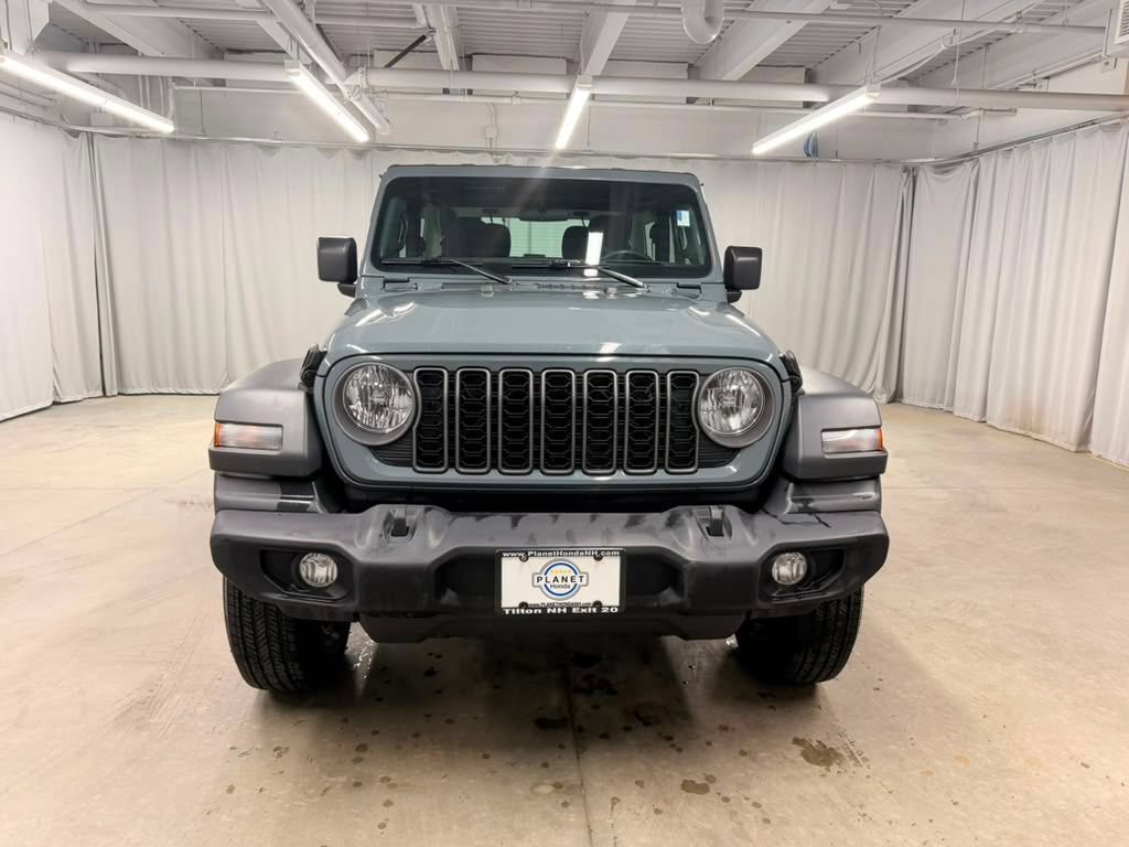 Used 2025 Jeep Wrangler Sport AWD/4WD image 6