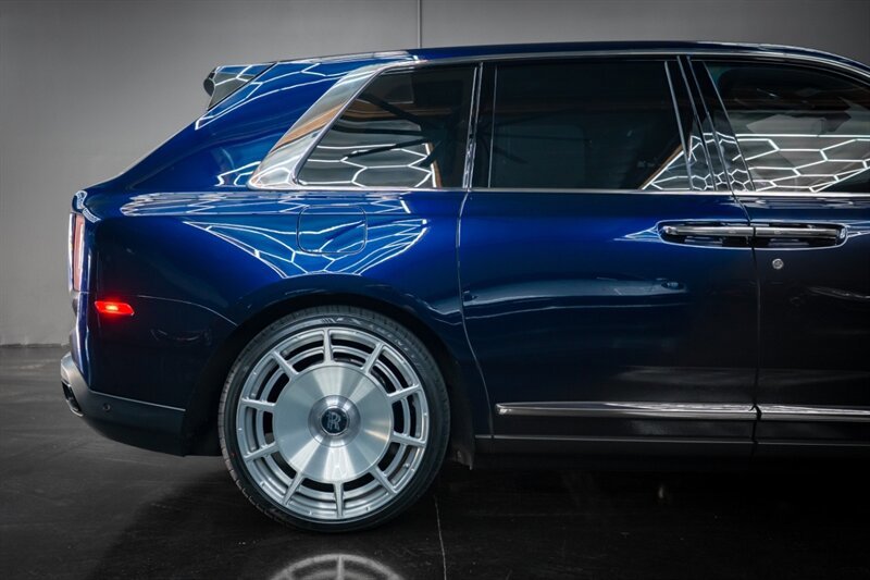 Used 2020 Rolls-Royce Cullinan AWD/4WD image 16