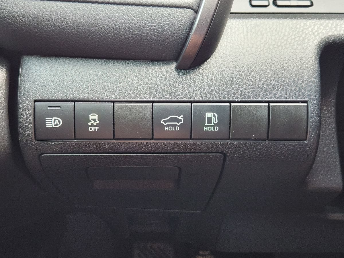 Used 2020 Toyota Camry SE FWD image 38