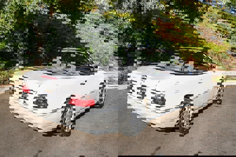 Used 1995 Mercedes-Benz E 320 Convertible image 26