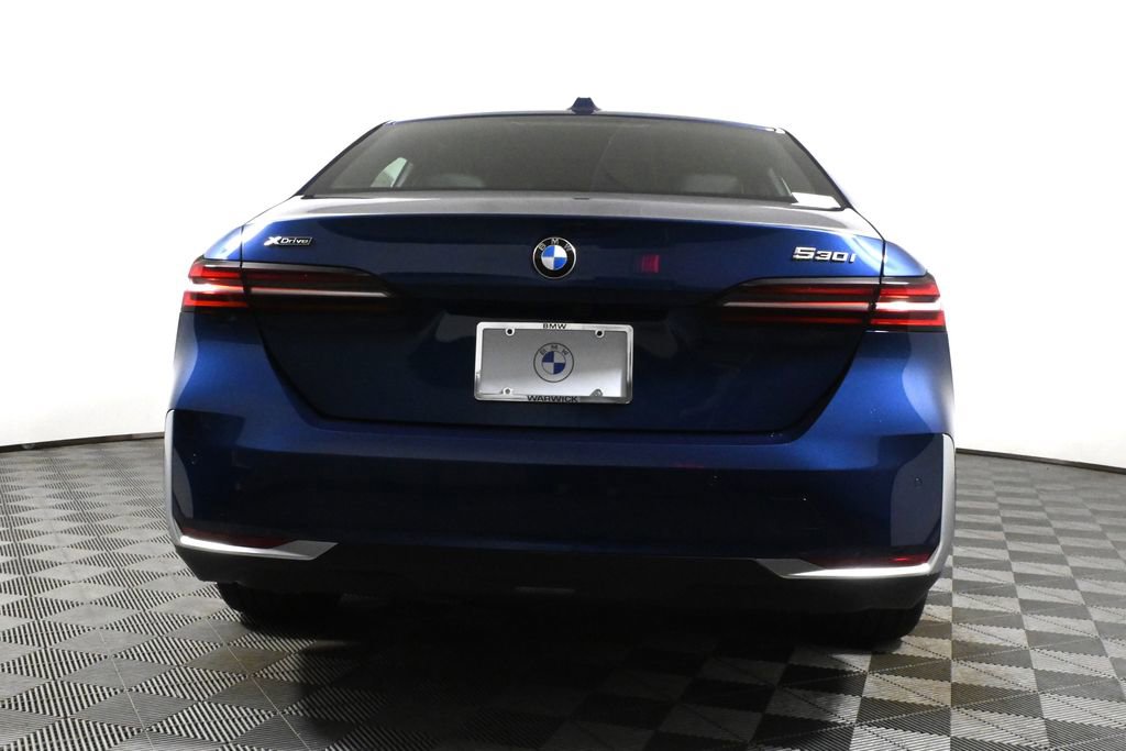 Used 2026 BMW 530i xDrive w/ Premium Package image 6