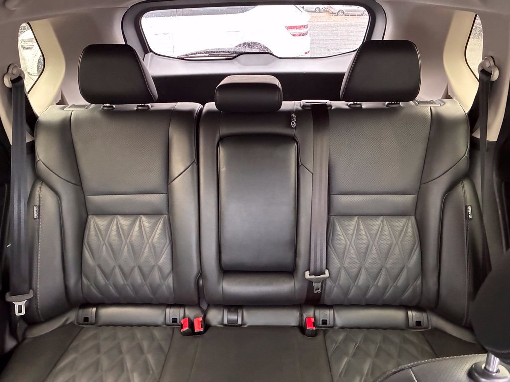 Used 2024 Nissan Rogue Platinum FWD image 15