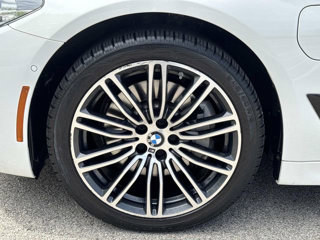 Used 2018 BMW 530e xDrive w/ M Sport Package 2 AWD/4WD image 9