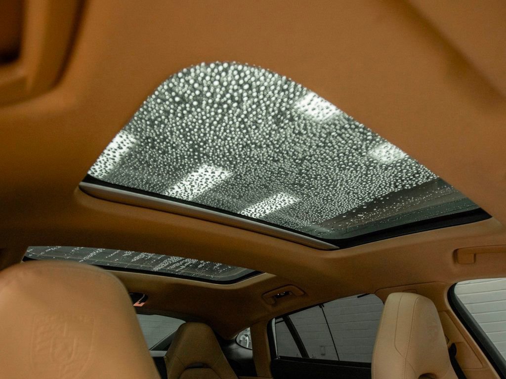 Used 2023 Porsche Panamera image 31