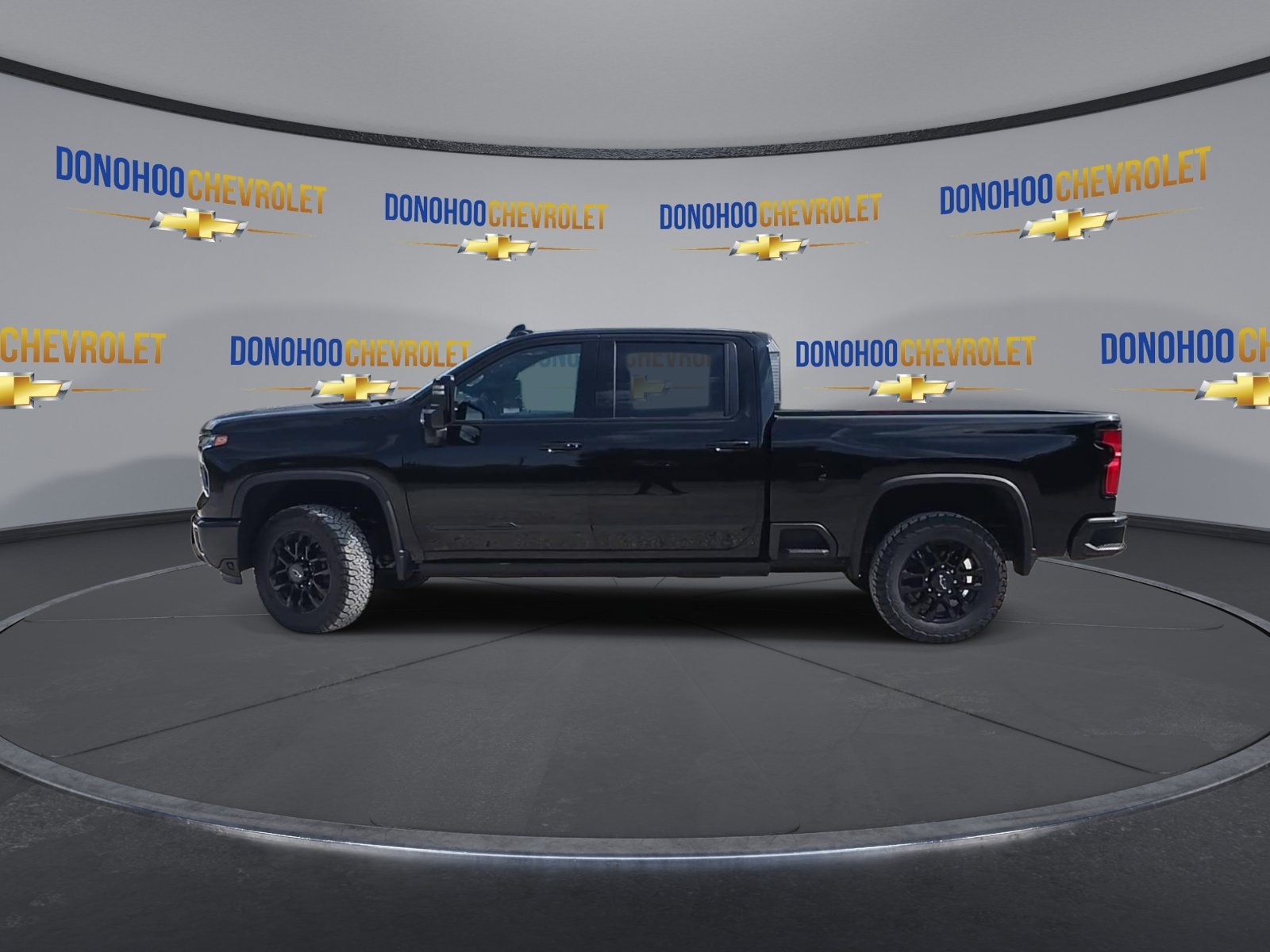 New 2026 Chevrolet Silverado 2500 High Country w/ High Country Premium Package AWD/4WD image 9