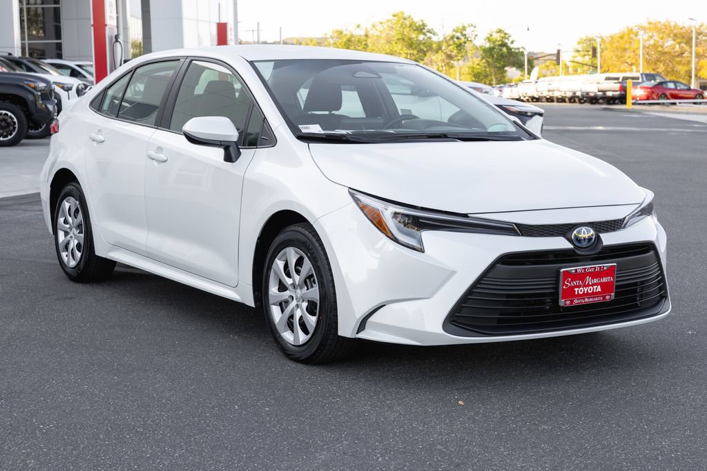 Certified 2025 Toyota Corolla LE w/ Convenience Package image 3