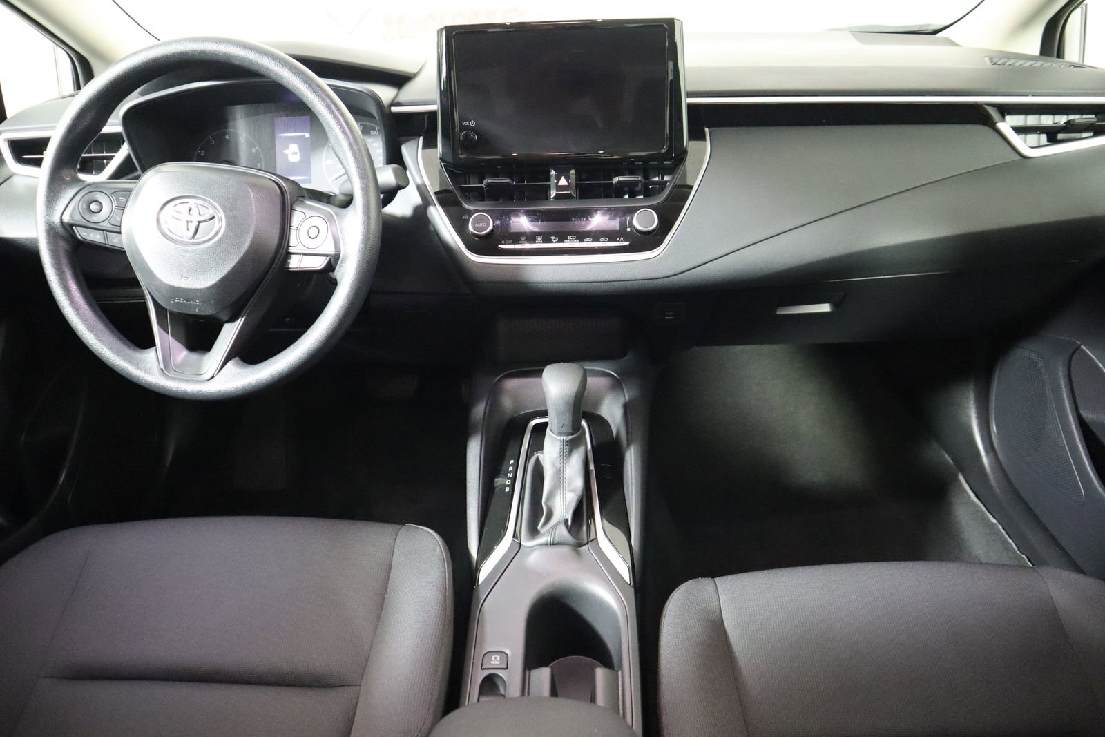 Used 2025 Toyota Corolla LE image 23