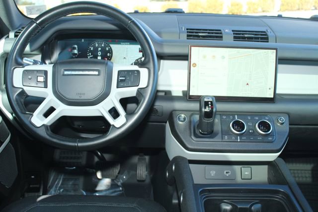 Used 2022 Land Rover Defender 110 X-Dynamic HSE image 4