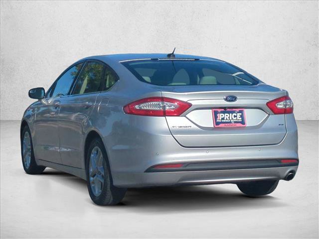 Used 2016 Ford Fusion SE FWD image 8