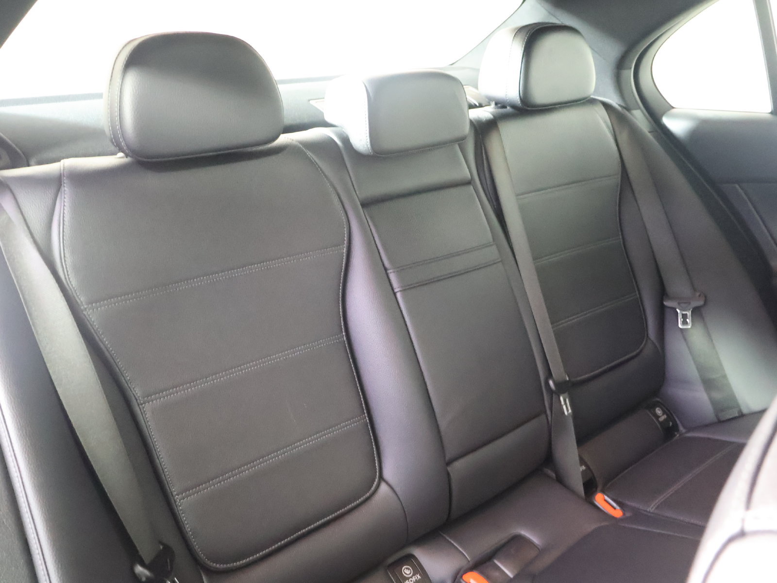 Used 2025 Mercedes-Benz C 300 4MATIC Sedan image 55