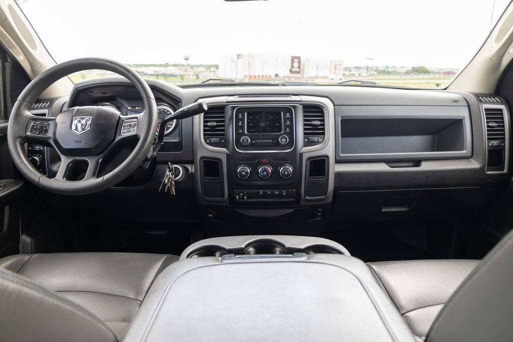 Used 2018 RAM 2500 Tradesman w/ Chrome Appearance Group RWD image 15
