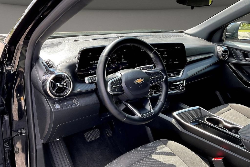 Used 2025 Chevrolet Equinox LT FWD image 20
