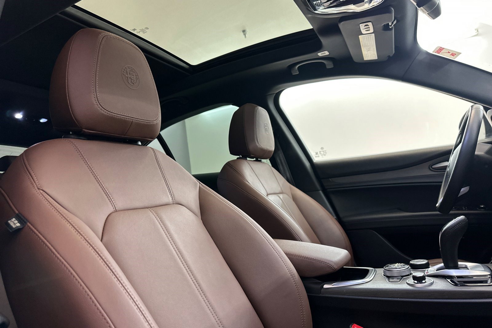 Used 2022 Alfa Romeo Stelvio Ti image 30