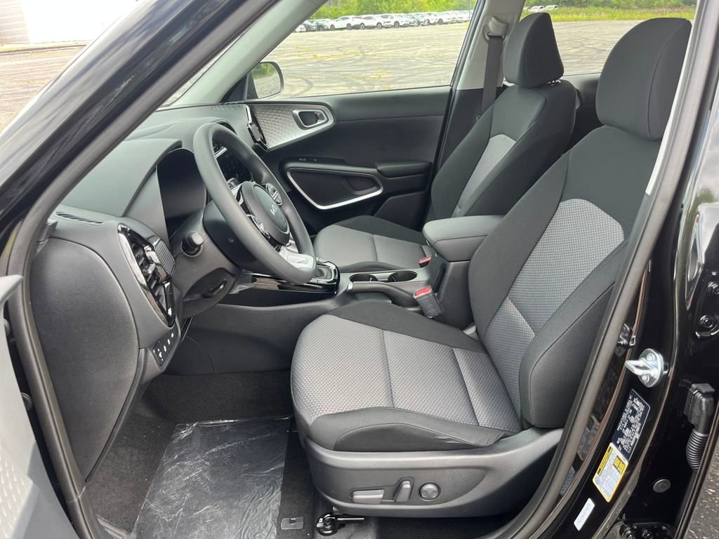 New 2025 Kia Soul S image 13