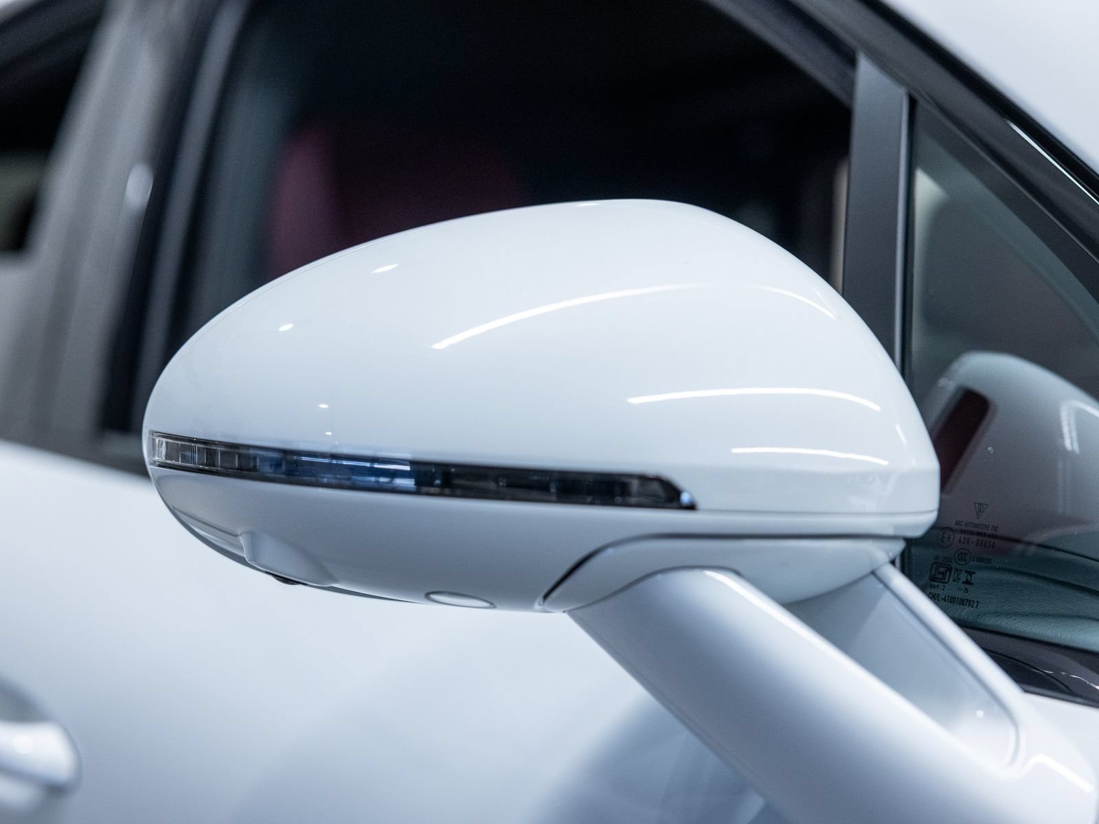 Certified 2025 Porsche Macan S AWD/4WD image 15