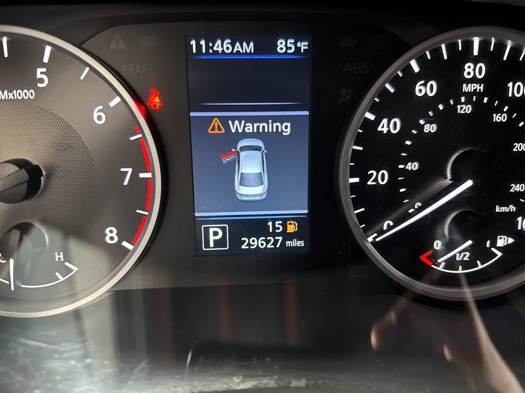 Used 2024 Nissan Sentra S image 32