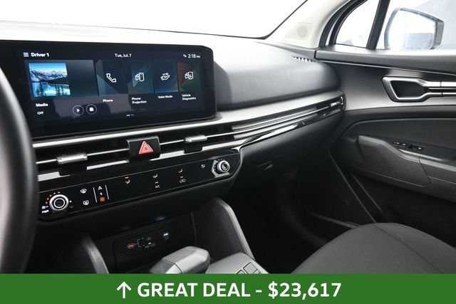 Used 2026 Kia Sportage LX FWD image 21