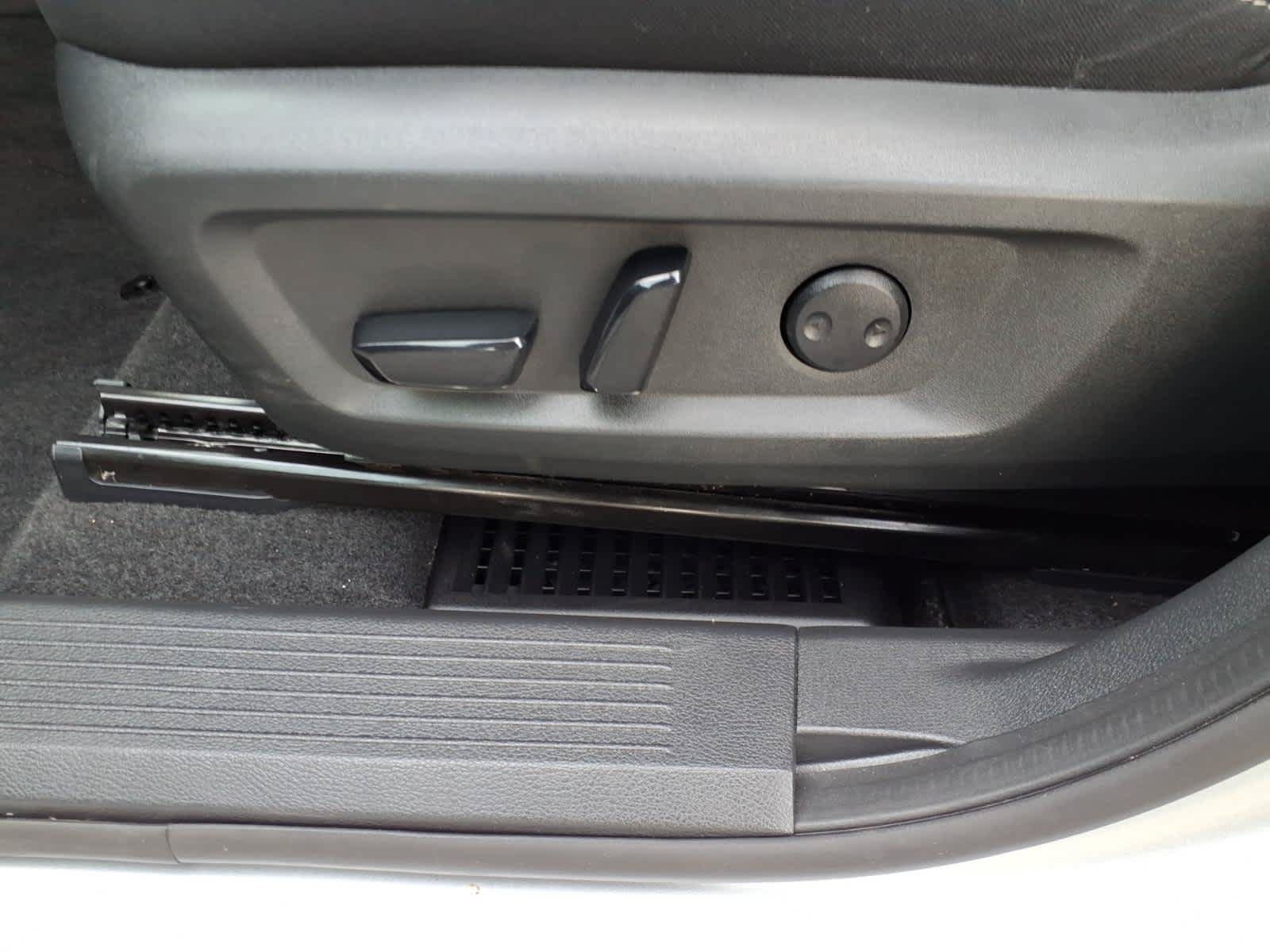 Certified 2022 Nissan Rogue SV AWD/4WD image 17