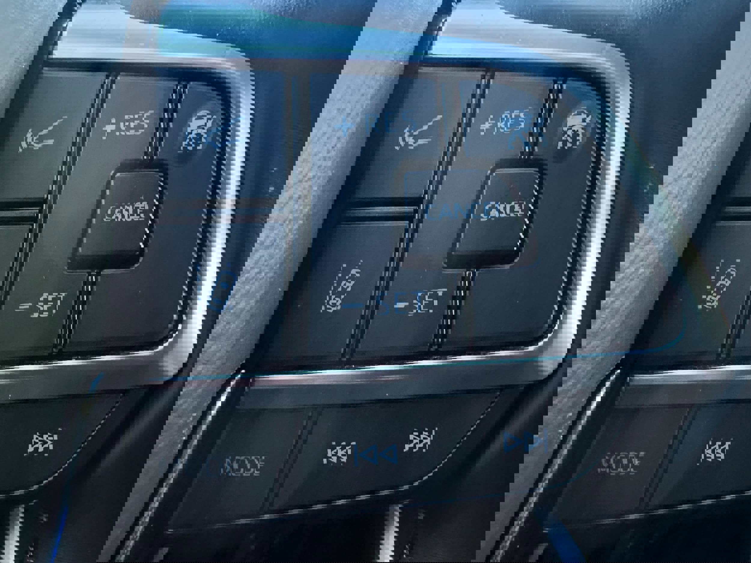 Used 2020 Toyota Highlander LE image 22