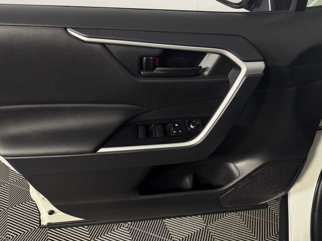 Used 2025 Toyota RAV4 LE image 25