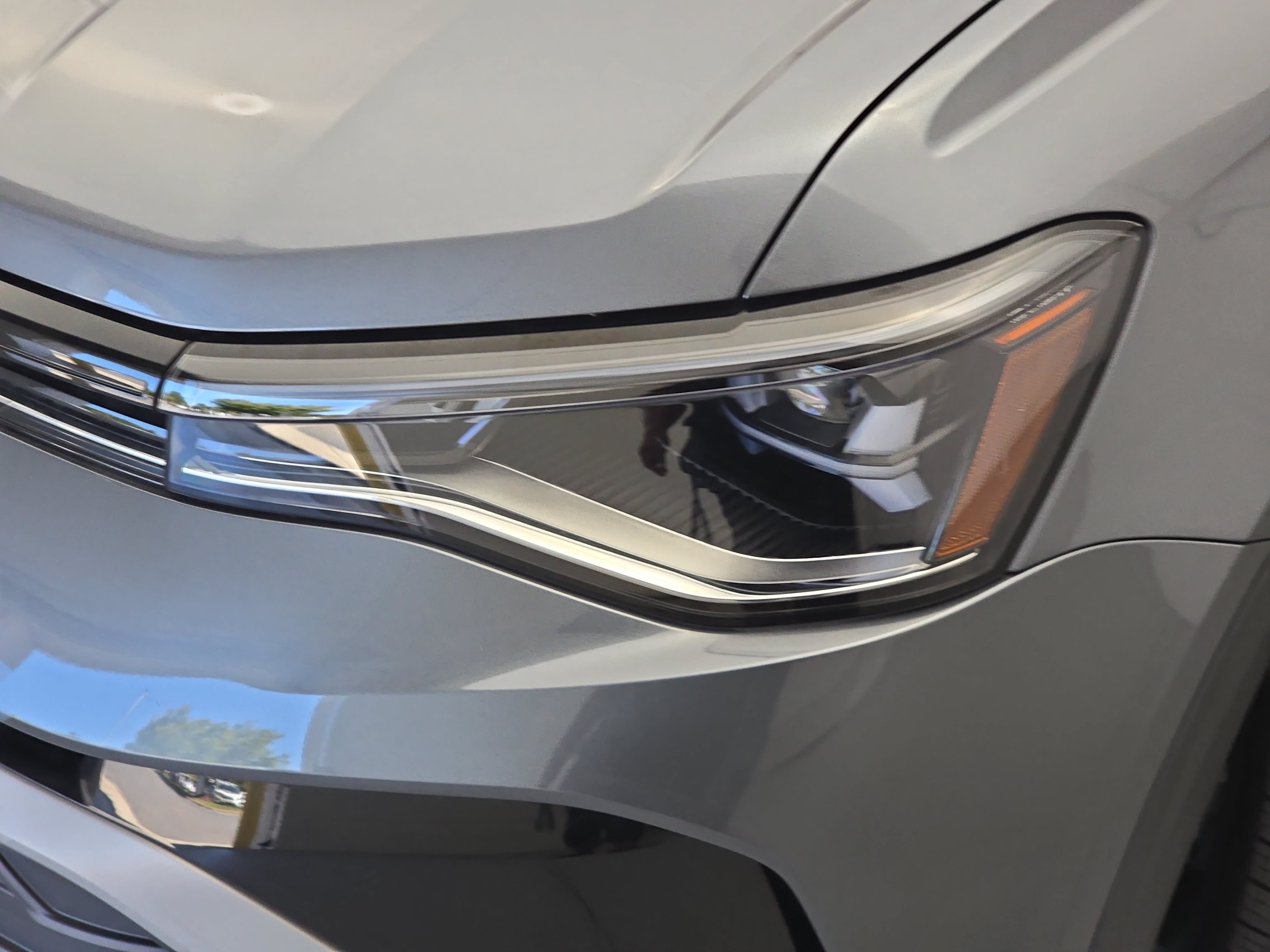 Certified 2025 Volkswagen Taos SE FWD image 30