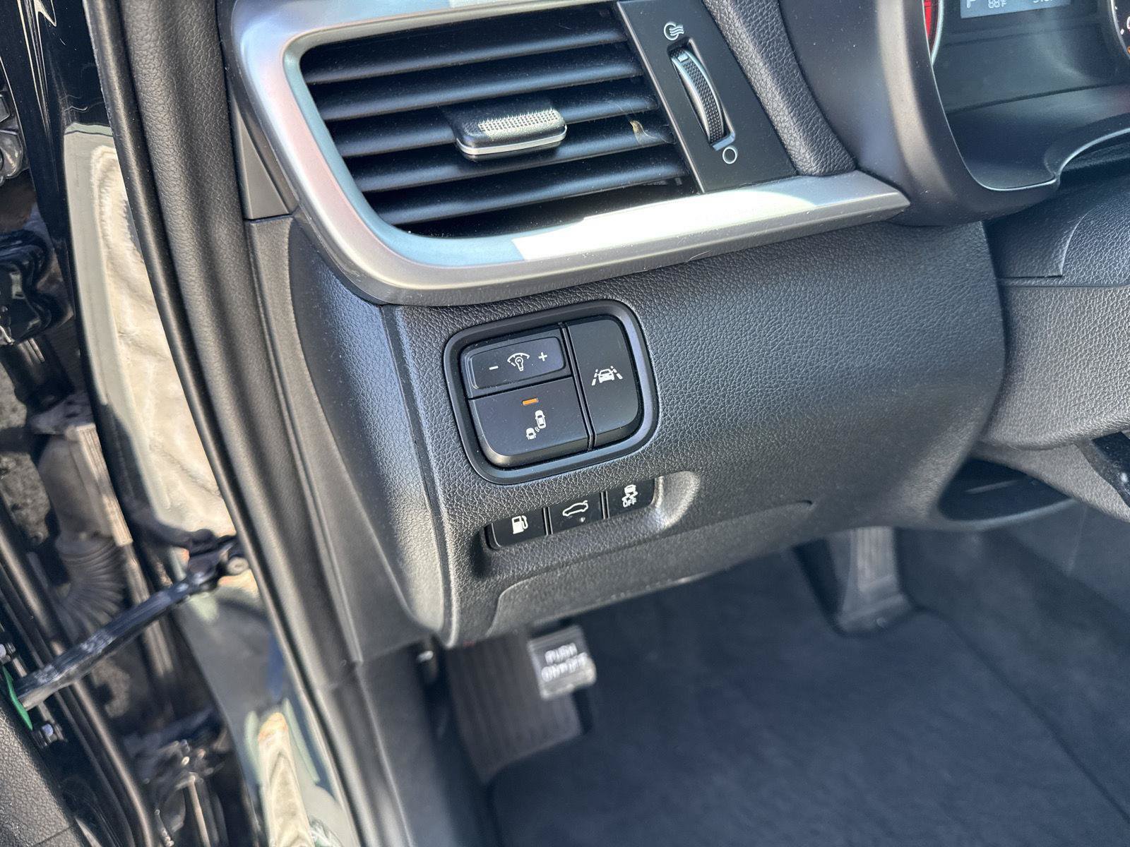 Used 2019 Kia Optima LX FWD image 15