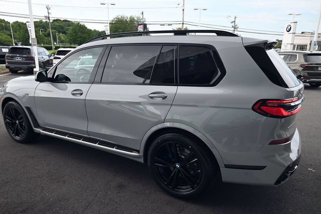 Used 2024 BMW X7 xDrive40i w/ Executive Package AWD/4WD image 12