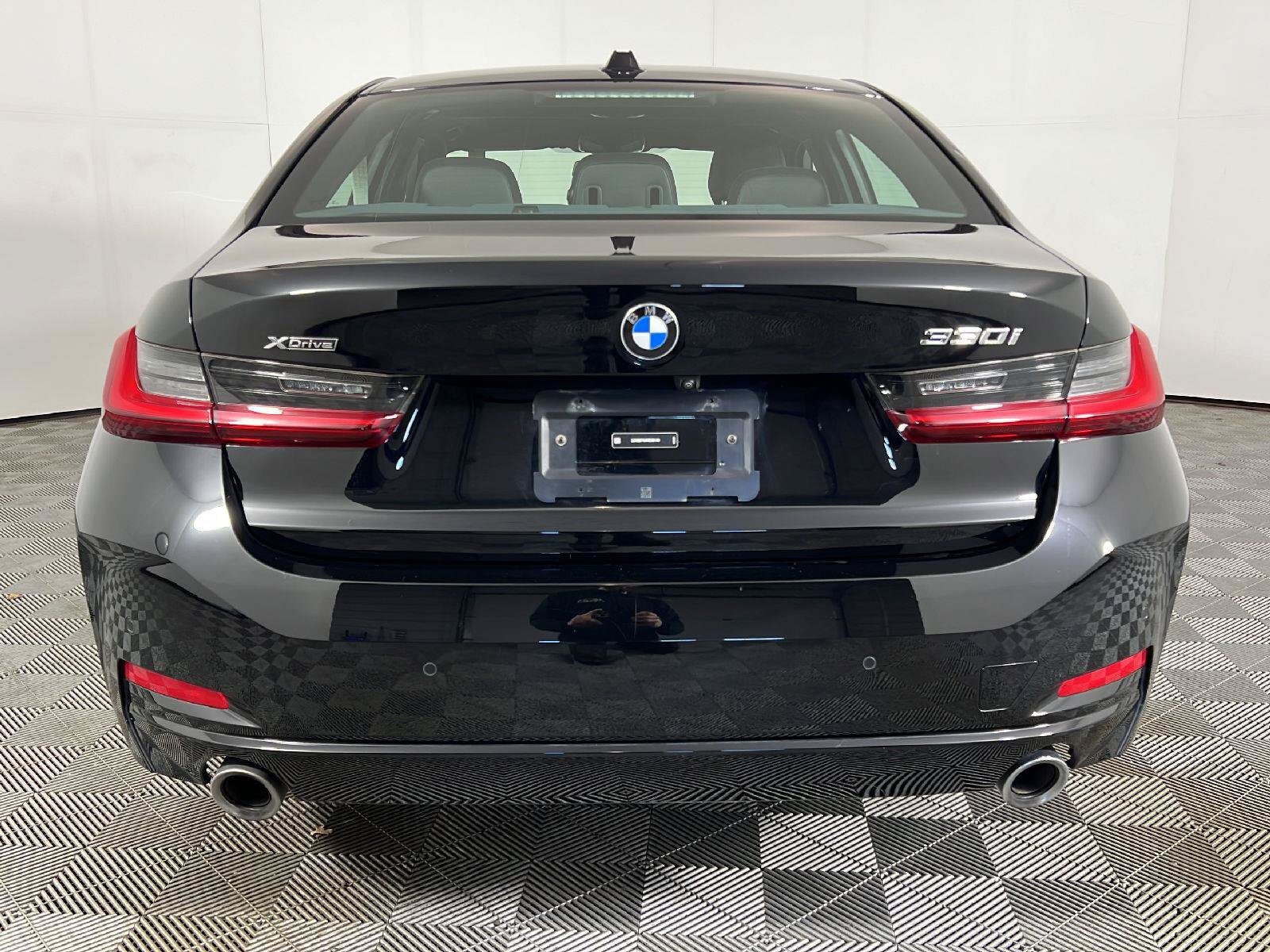 Used 2024 BMW 330i xDrive Sedan w/ Convenience Package AWD/4WD image 12