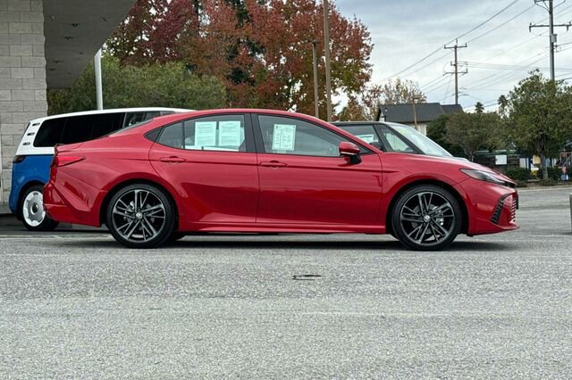 Used 2025 Toyota Camry XSE image 3