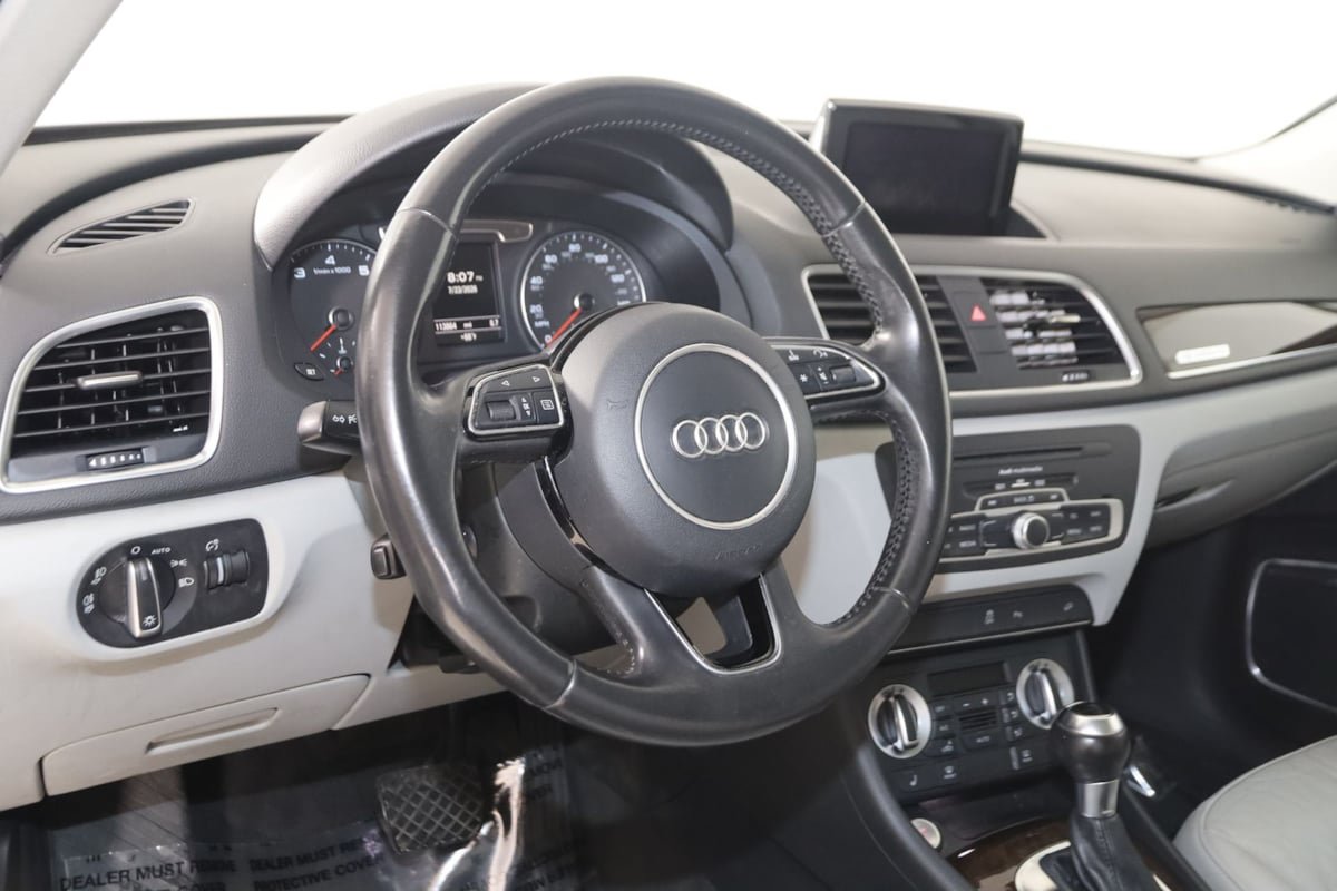 Used 2015 Audi Q3 2.0T Prestige w/ Prestige Package AWD/4WD image 6