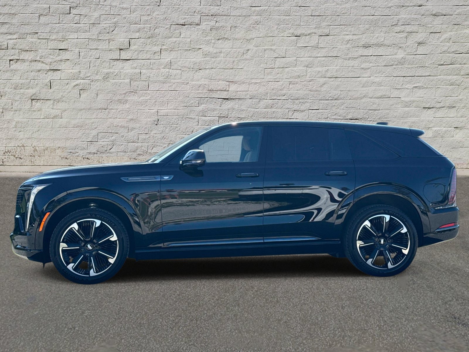 Certified 2026 Cadillac Escalade IQ Sport 2 AWD/4WD image 2