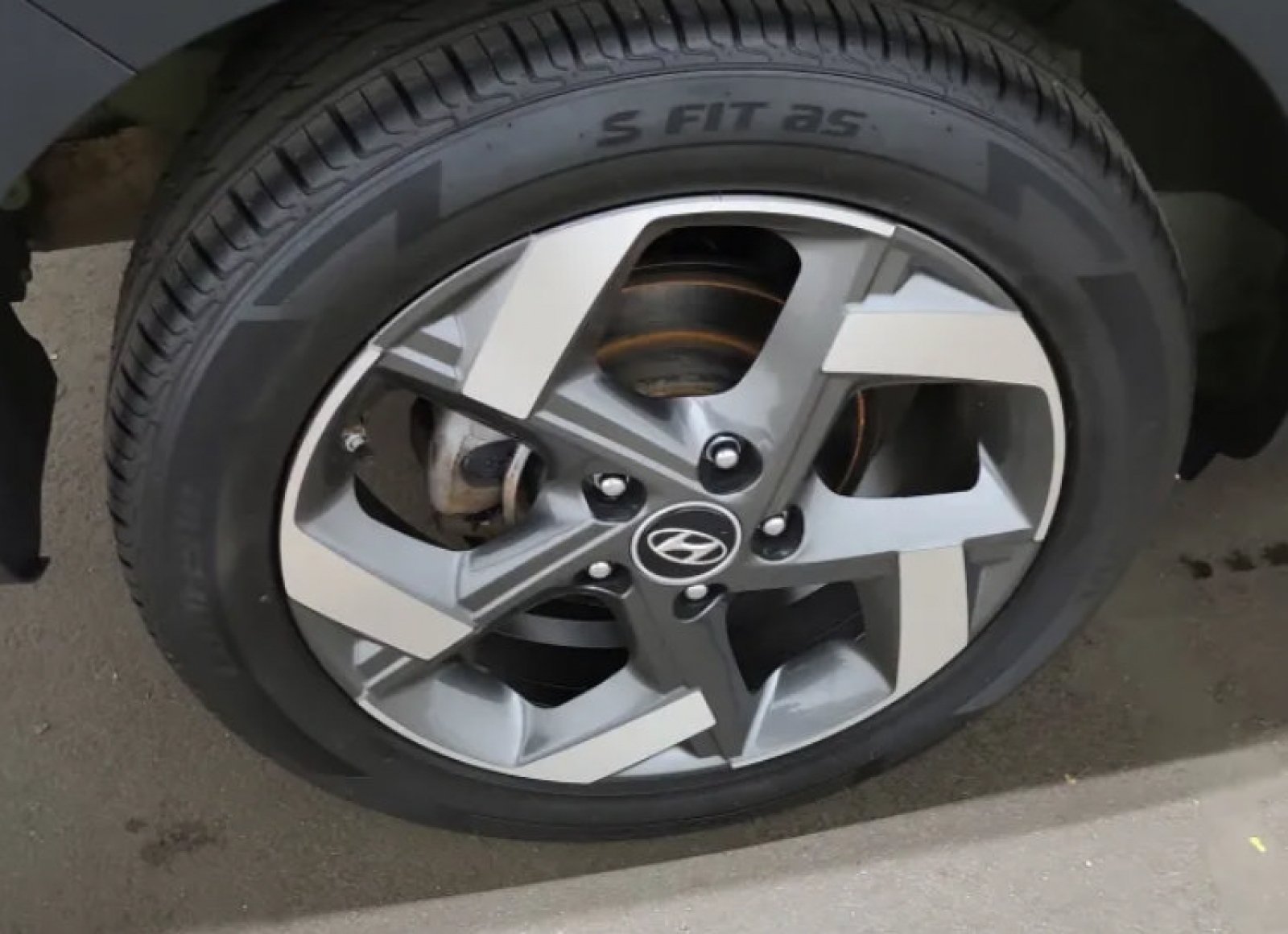 Used 2023 Hyundai Venue SEL w/ Cargo Package FWD image 6