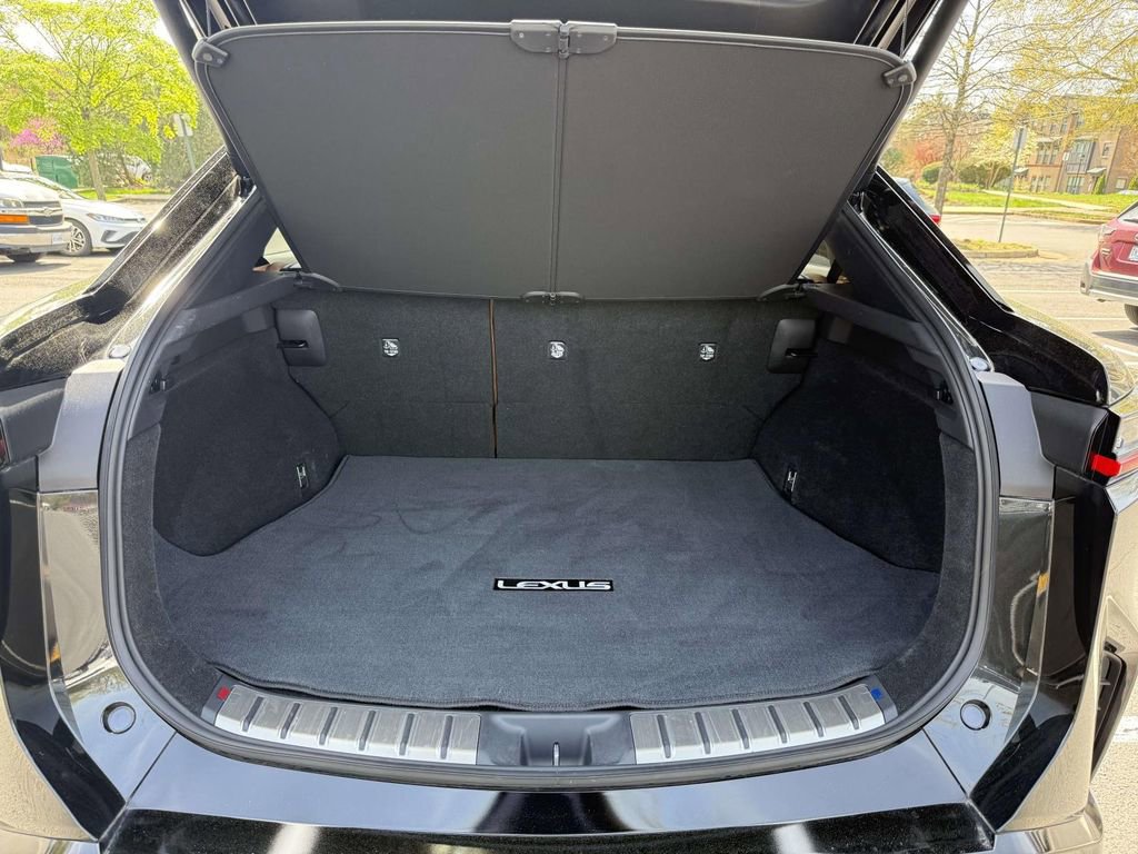 Used 2024 Lexus RZ 300e Premium w/ Accessory Package (Z1) image 27