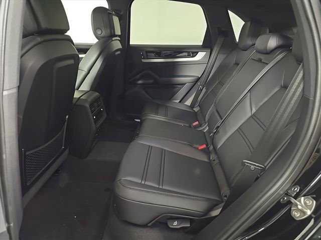 Certified 2026 Porsche Cayenne E-Hybrid image 15