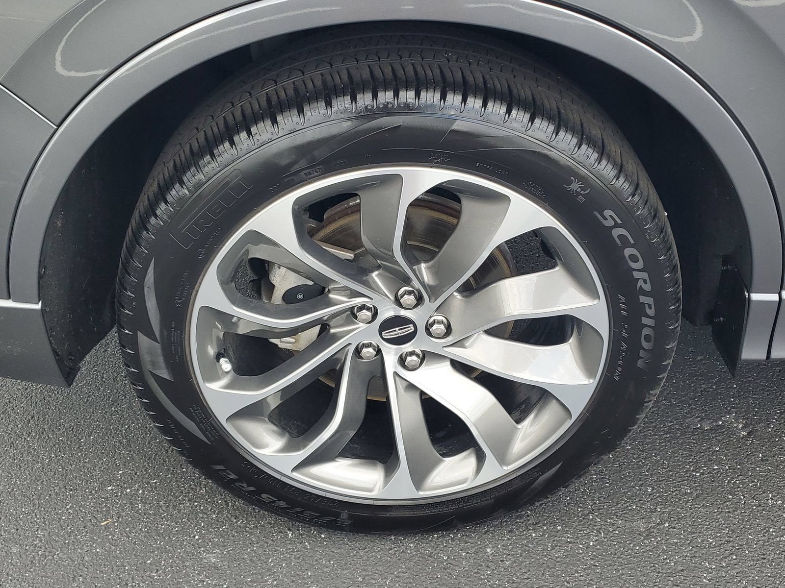 Used 2025 Lincoln Aviator AWD w/ Jet Appearance Package image 5