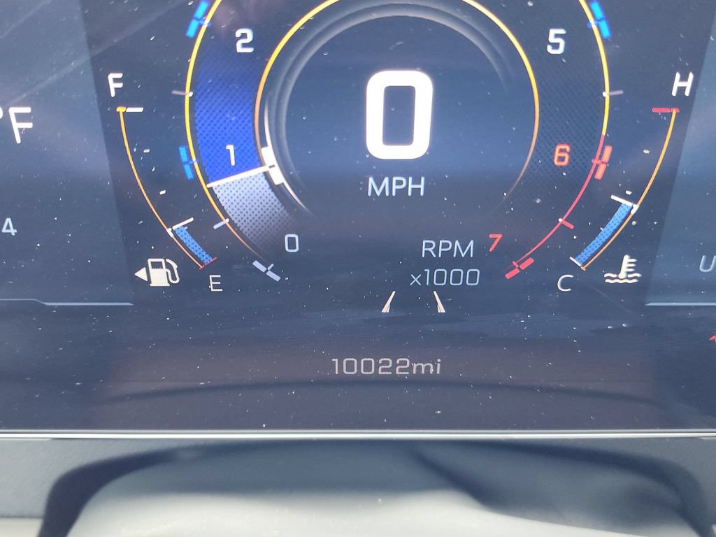 Used 2025 Chevrolet Traverse LT FWD image 15