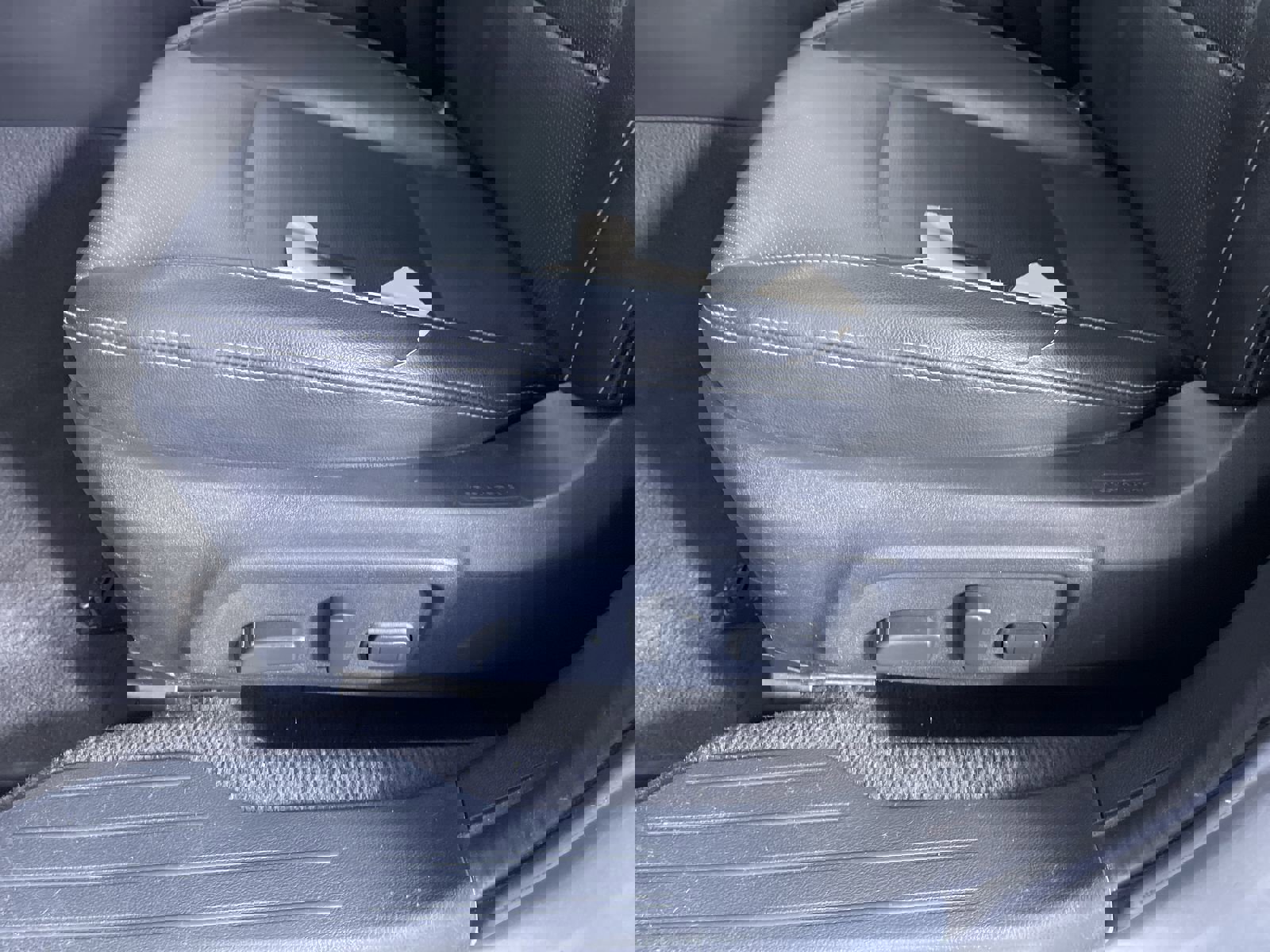 Used 2016 Subaru Legacy 3.6R Limited image 13