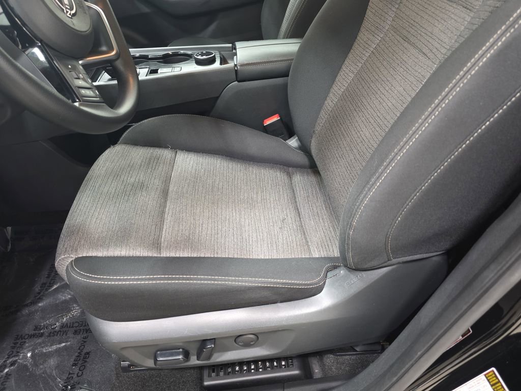 Used 2023 Nissan Rogue SV image 29