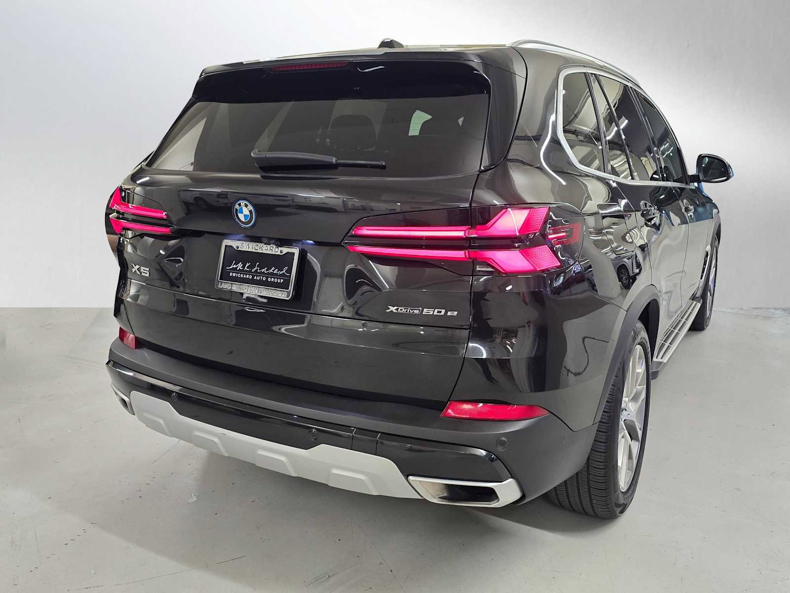 Used 2025 BMW X5 xDrive50e image 5