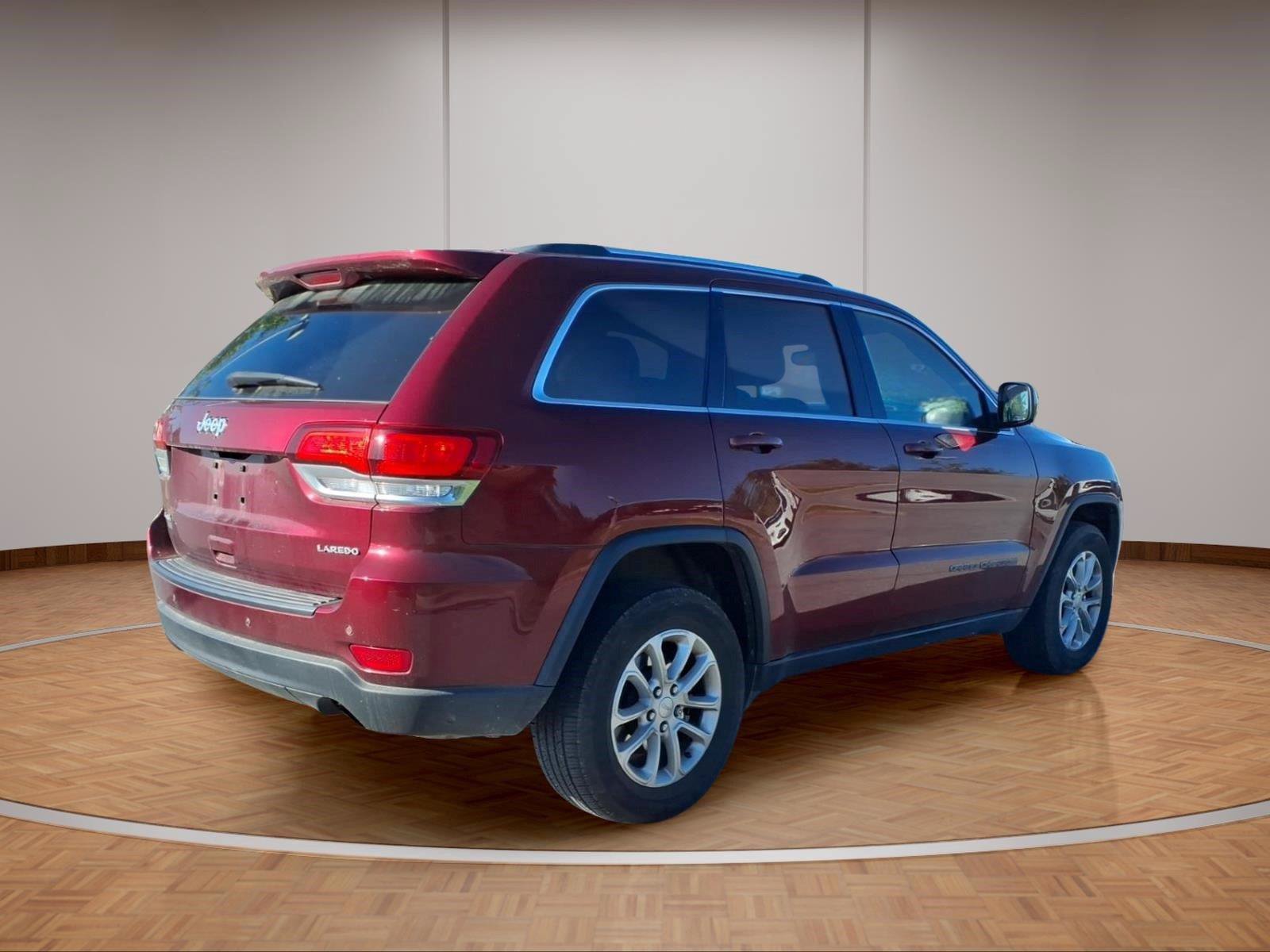 Used 2021 Jeep Grand Cherokee Laredo X AWD/4WD image 7