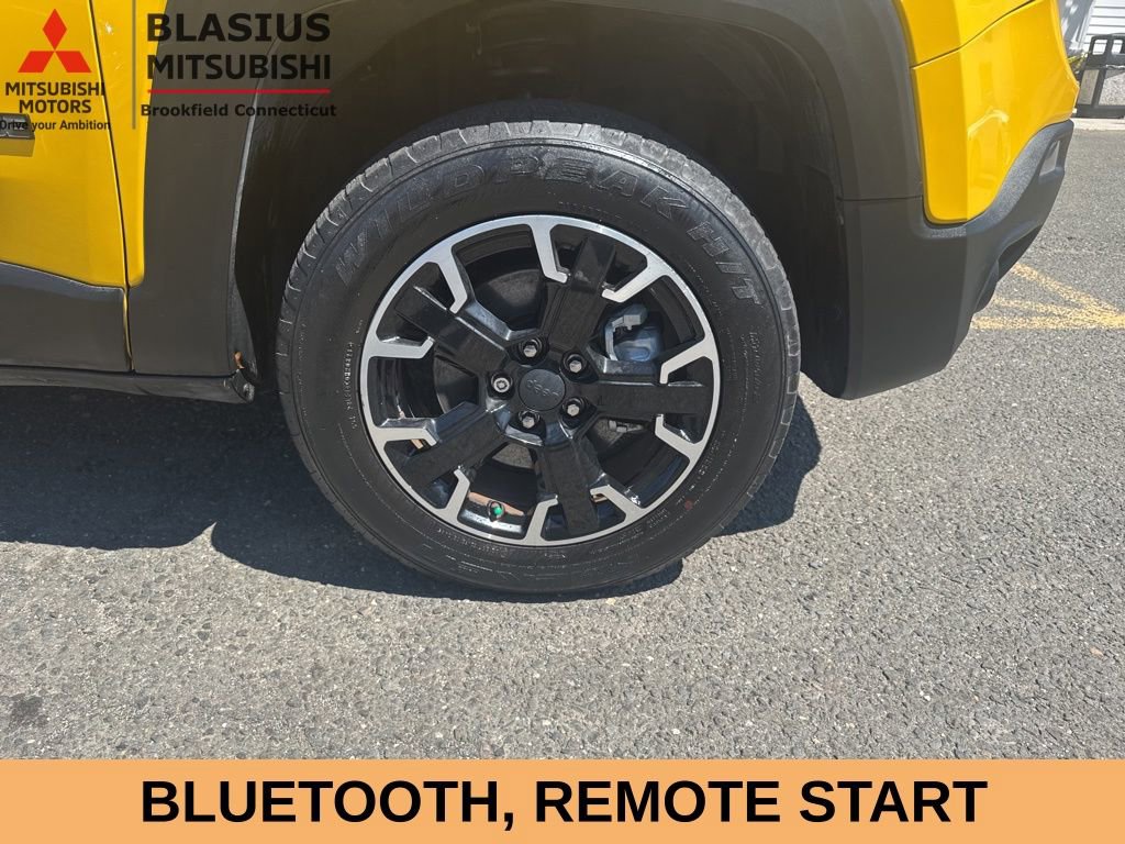 Used 2023 Jeep Renegade Latitude AWD/4WD image 4