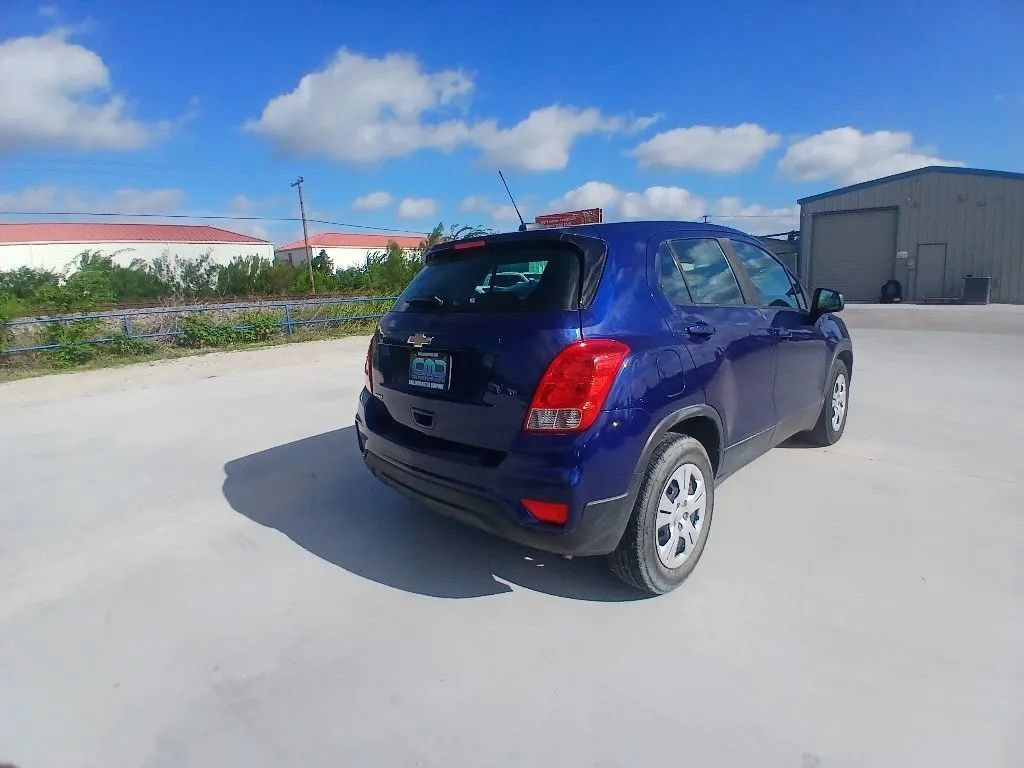 Used 2017 Chevrolet Trax LS FWD image 7