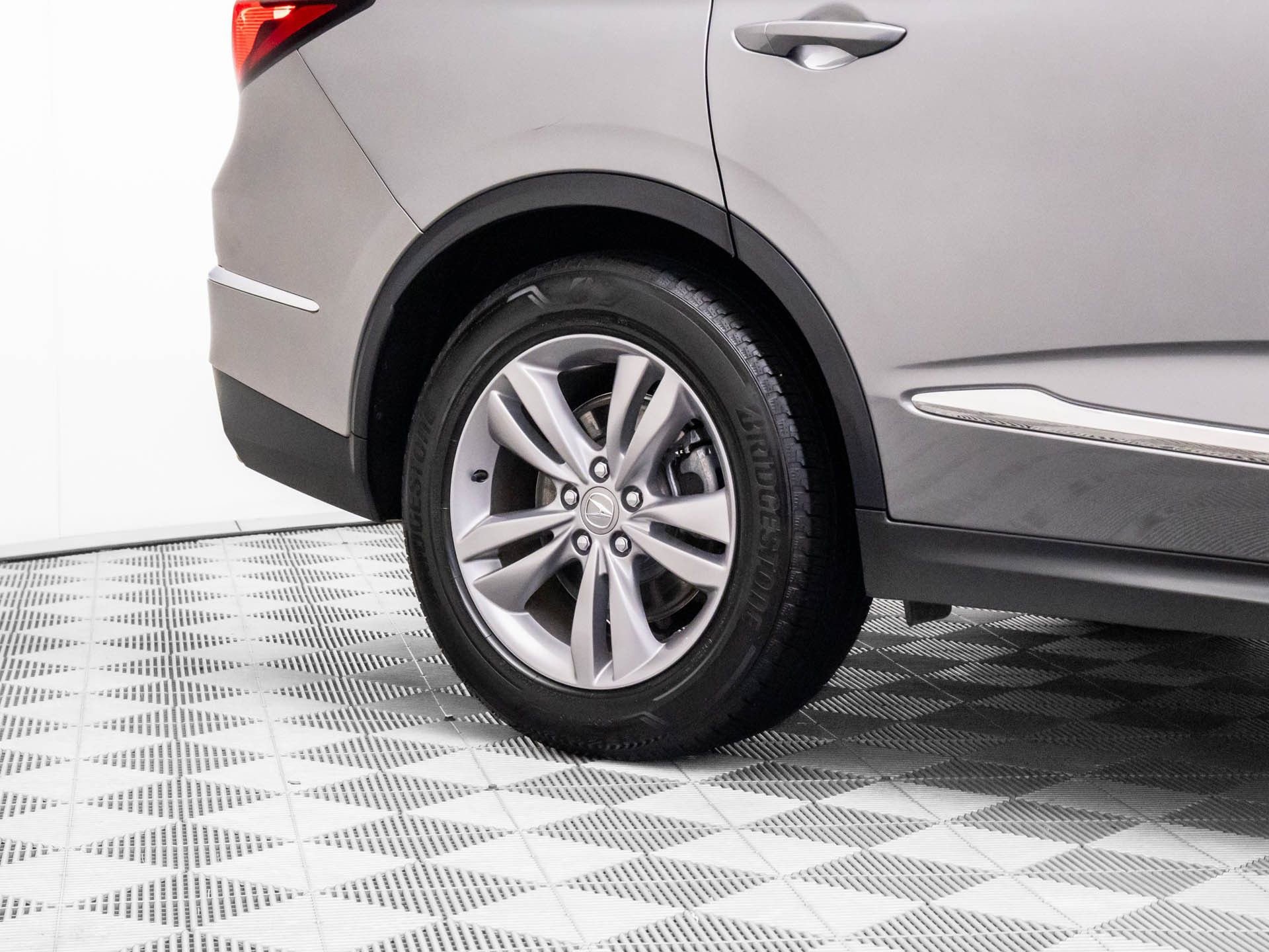 Used 2023 Acura MDX SH-AWD image 38