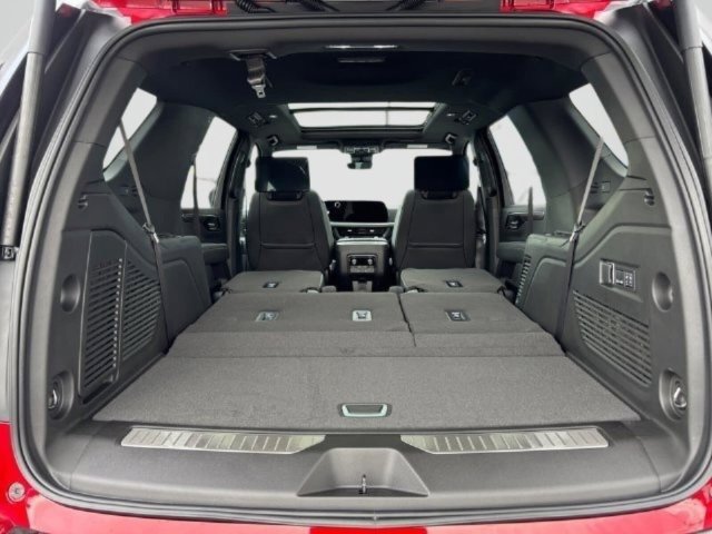 Used 2026 Chevrolet Tahoe Premier AWD/4WD image 36
