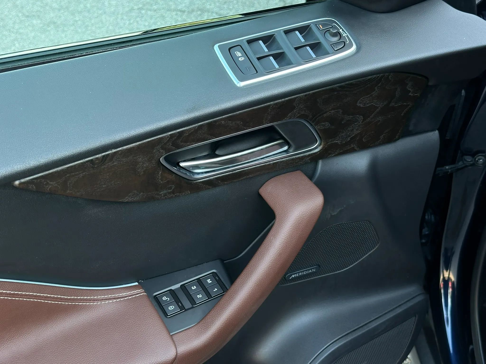 Used 2017 Jaguar F-PACE S AWD/4WD image 11