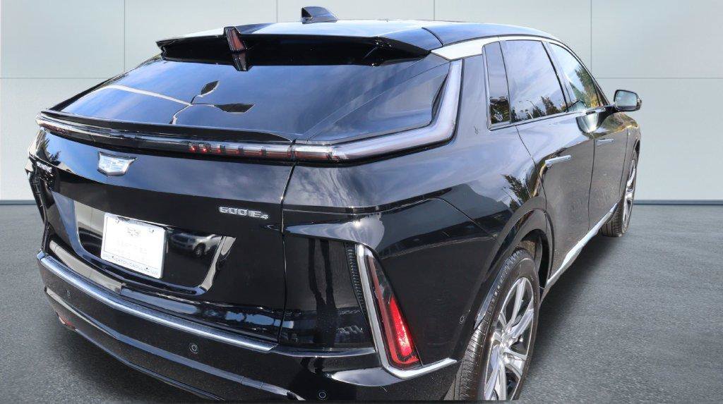 Certified 2024 Cadillac Lyriq Luxury AWD/4WD image 16