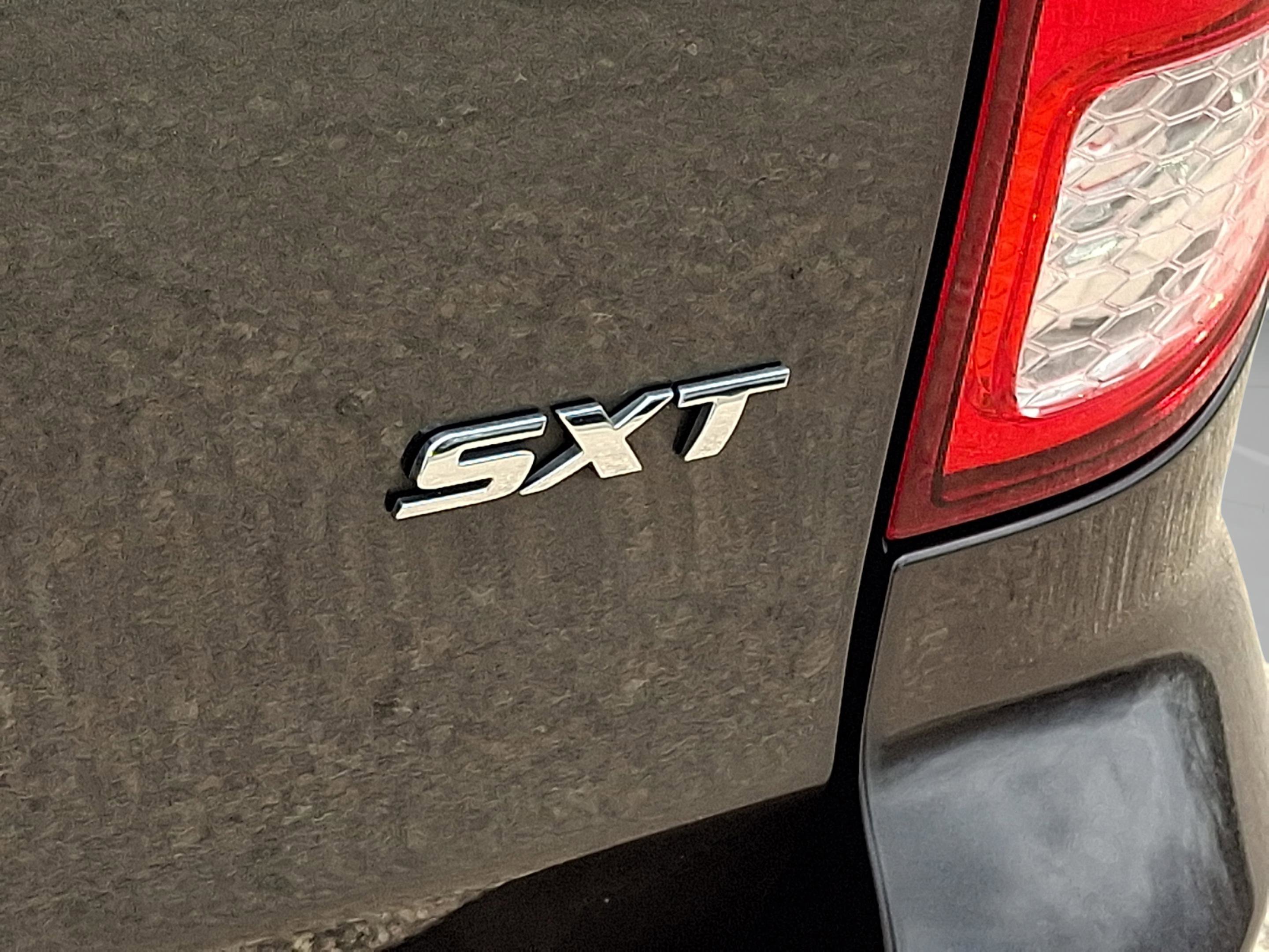 Used 2015 Dodge Grand Caravan SXT w/ UConnect Hands-Free Group image 29