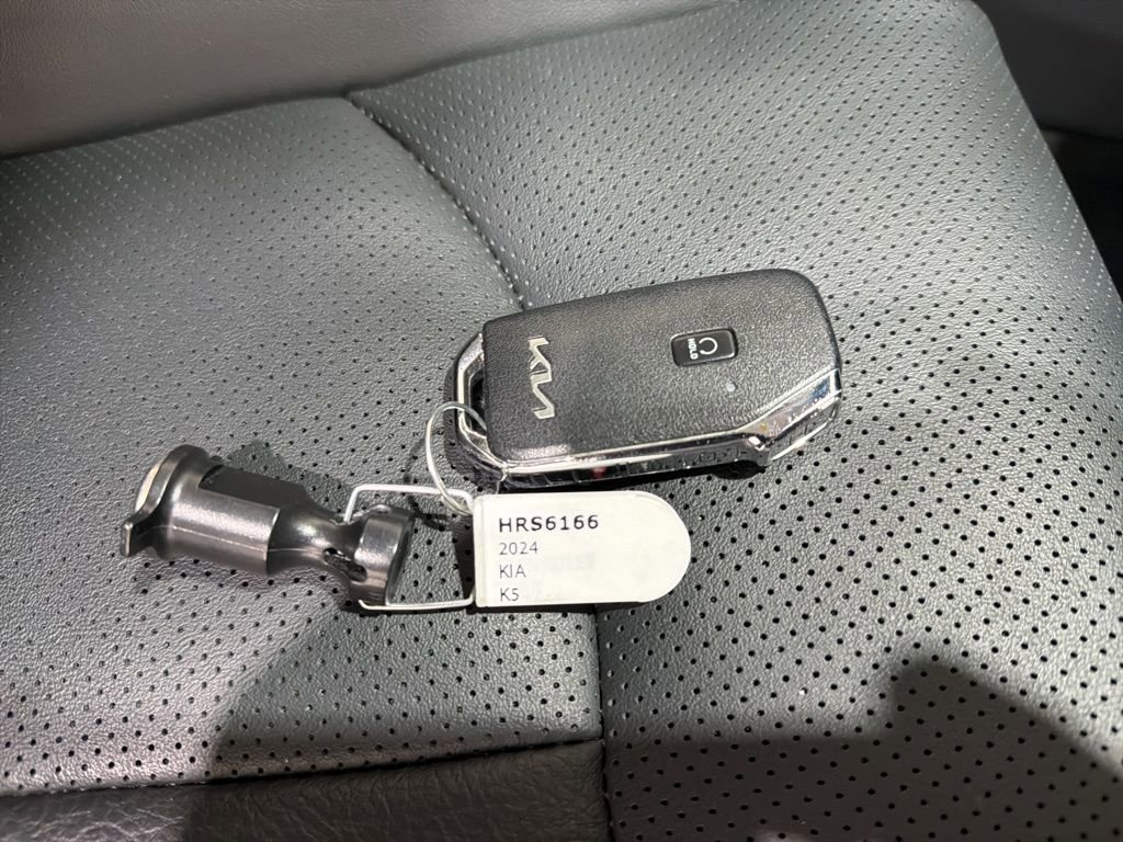 Used 2024 Kia K5 EX image 30