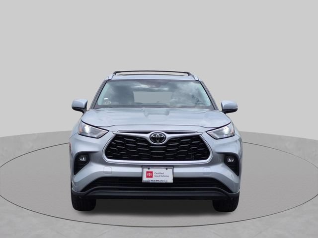 Certified 2024 Toyota Highlander XLE AWD/4WD image 2