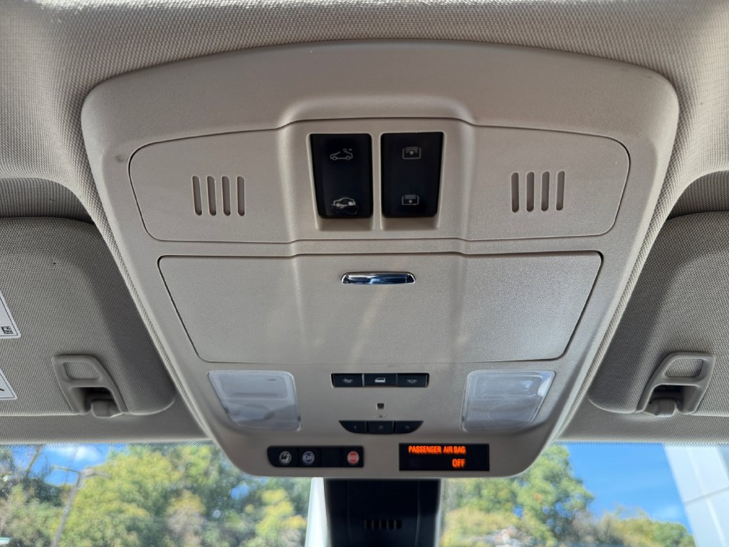 Used 2020 Buick Envision Premium AWD/4WD image 38